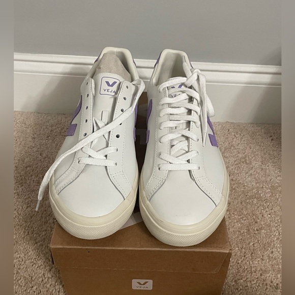 ESPLAR LEATHER WHITE
LAVANDE - Picture 11 of 13